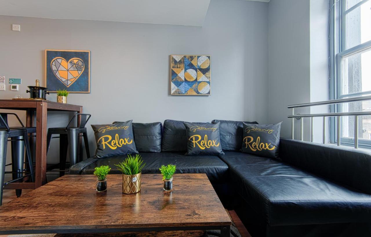 The Eistedfod Penthouse - Berwyn House Apartman Wrexham Kültér fotó