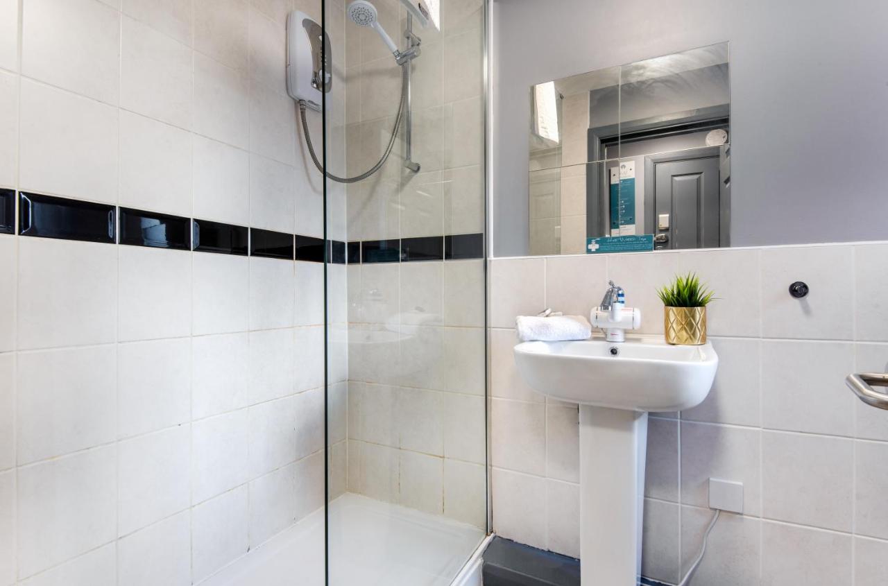 The Eistedfod Penthouse - Berwyn House Apartman Wrexham Kültér fotó